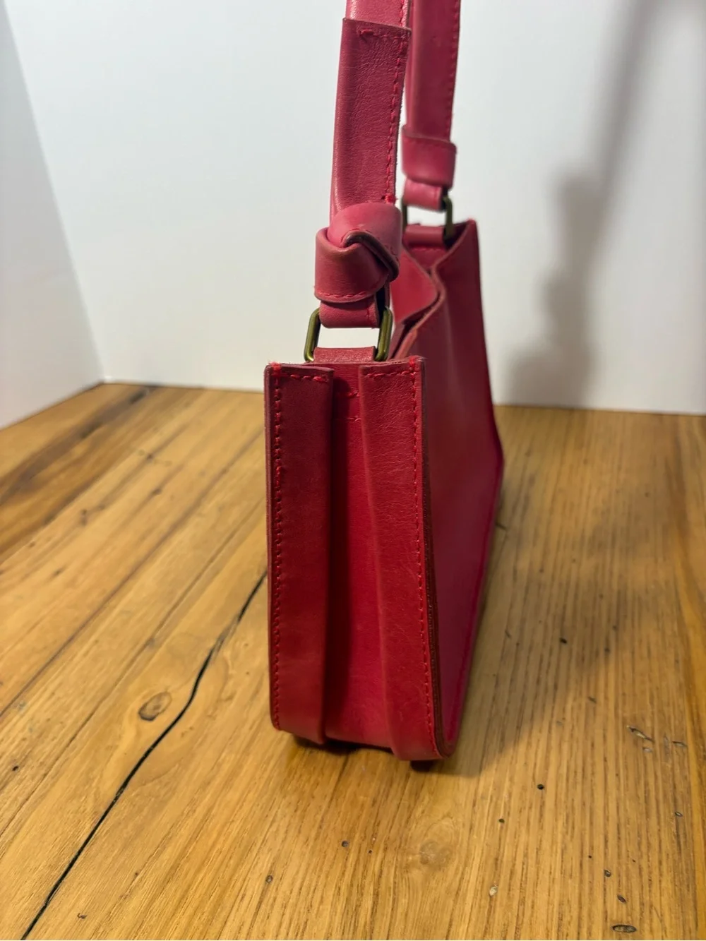 MADEWELL || Sydney Small Leather Hobo Bag in Rosy Hibiscus Pink. Knotted handle.